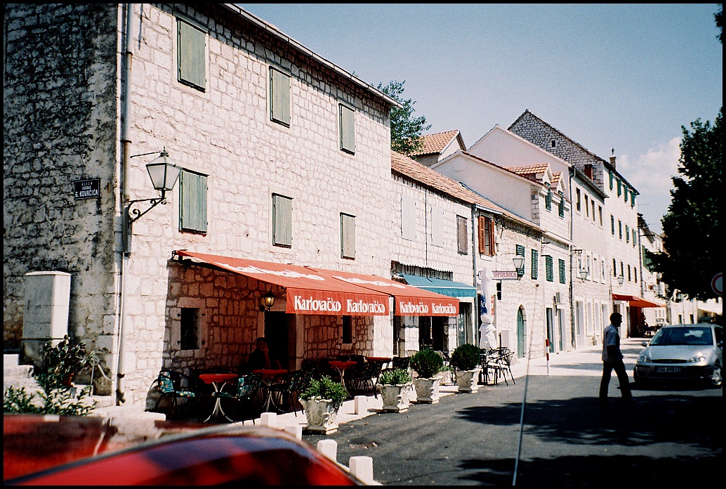 F106018.JPG