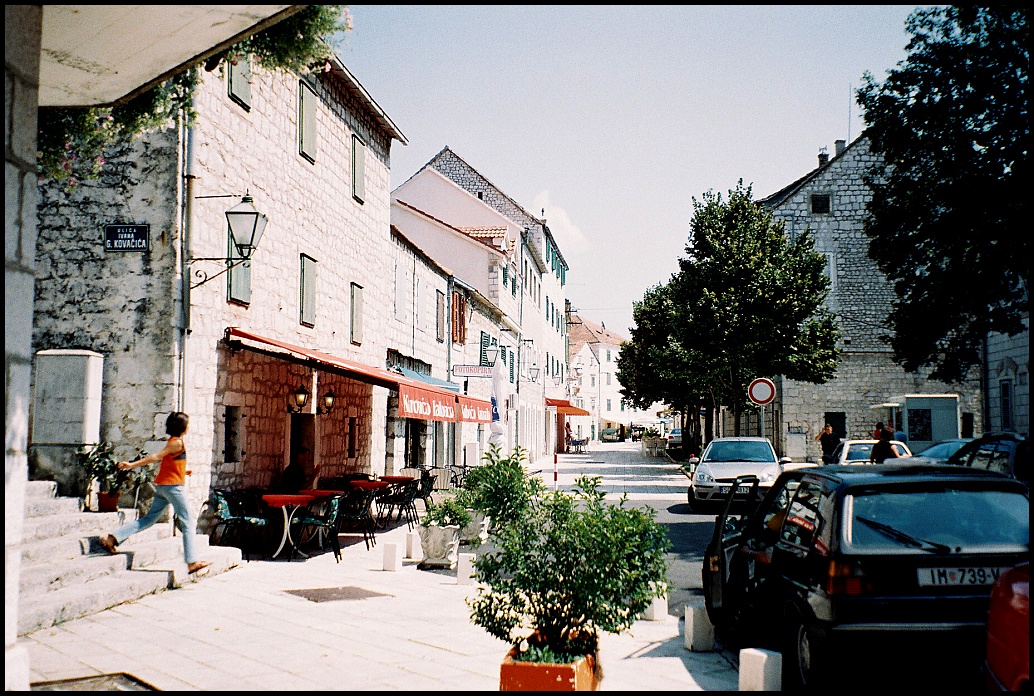 F106019.JPG